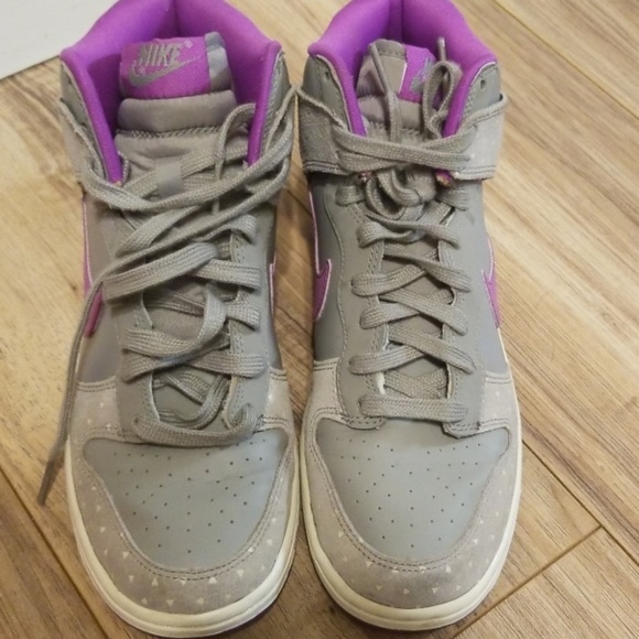 Nike Hi-tops - Picture 2 of 4